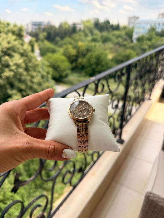 Дамски часовник - златист, Furla