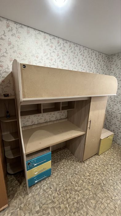 Продам детский ярусный уголок б/у