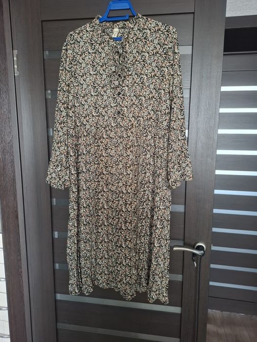 Продам женские платья