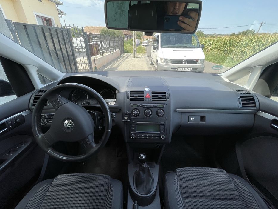 VW Touran 2005 • 2.0 Benzină • 110 kW / 150 CP • 278.000 km • 7 LOCURI