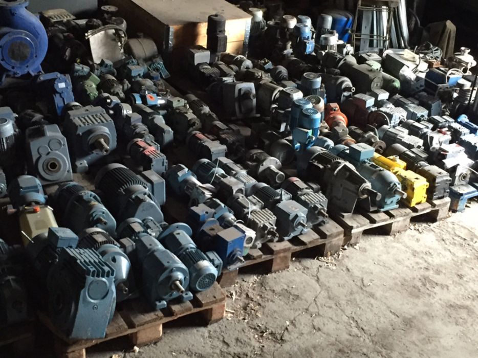 Много мотор-редуктори/редуктор