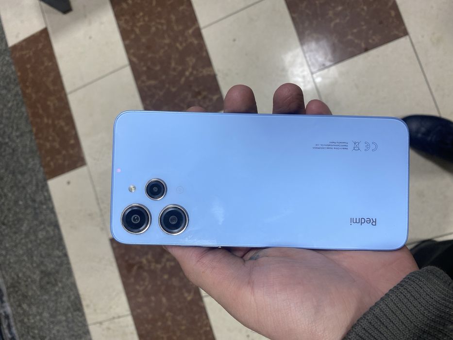 Redmi 12 8/256..
