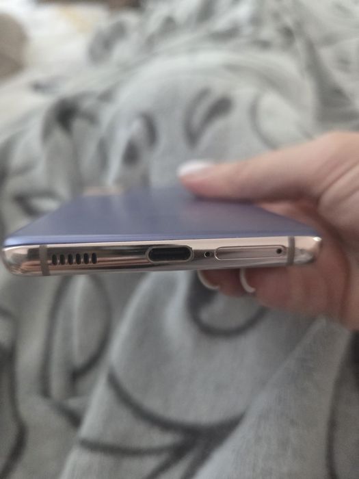 Продавам Samsung S21 5G