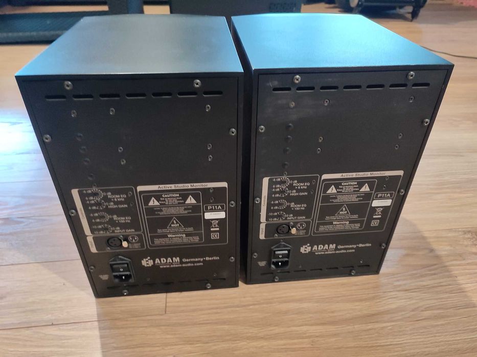 Професионални активни колони Adam P11A