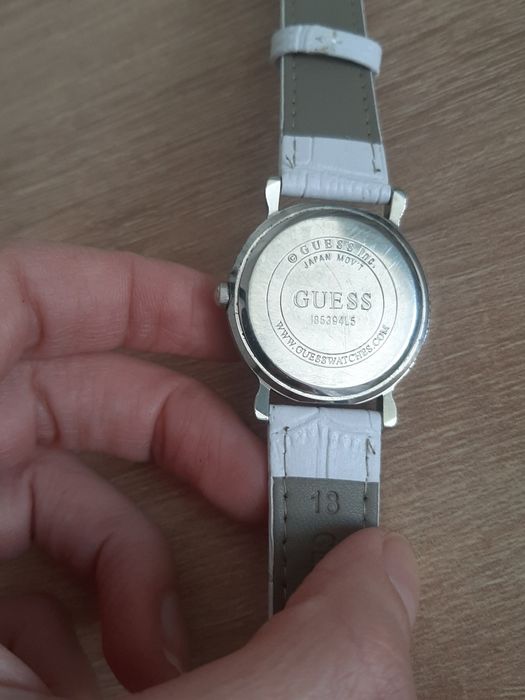 Ceas Damă GUESS Multifunction – Curea Piele noua Albă Imaculată – Model I85
