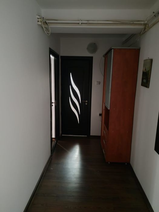 Închiriez apartament