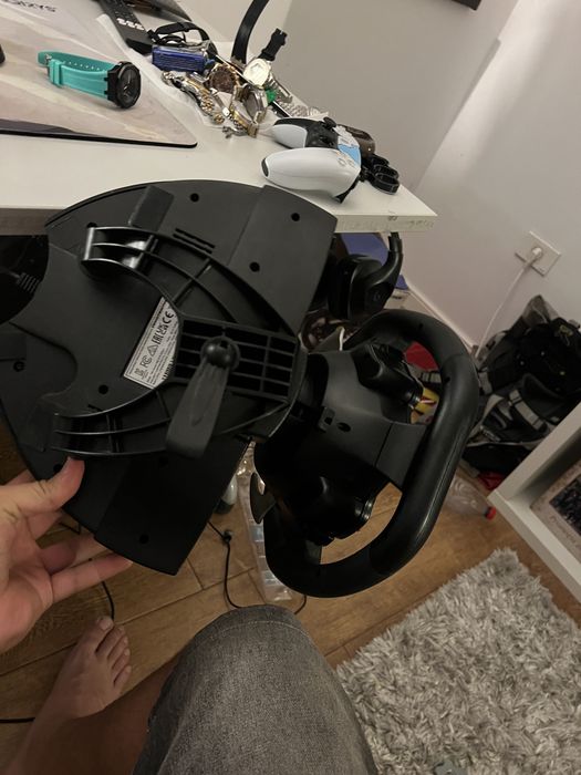 Volan și Pedale Thrustmaster T80 Ferrari 488 GTB Edition - PC / PS4 / PS5