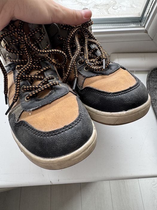 Осенниие ботинки на мальчика 30 размер