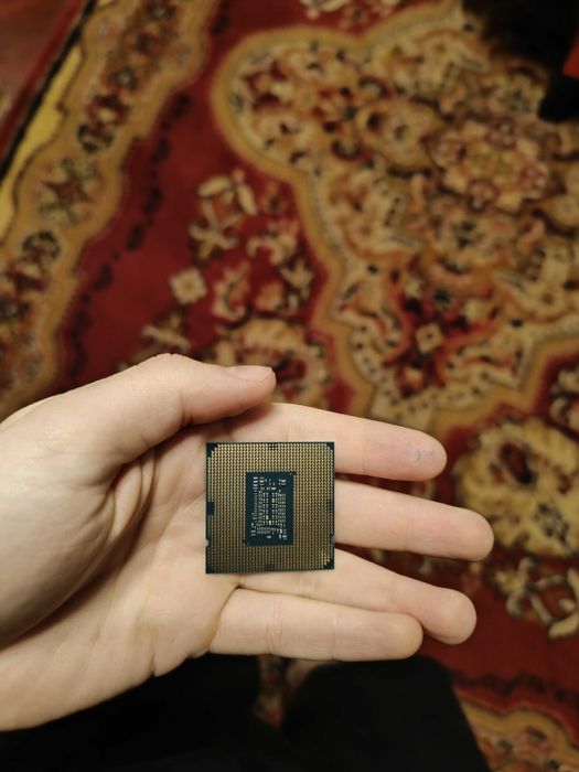 8 GB RAM + procesor i3 generația a10a