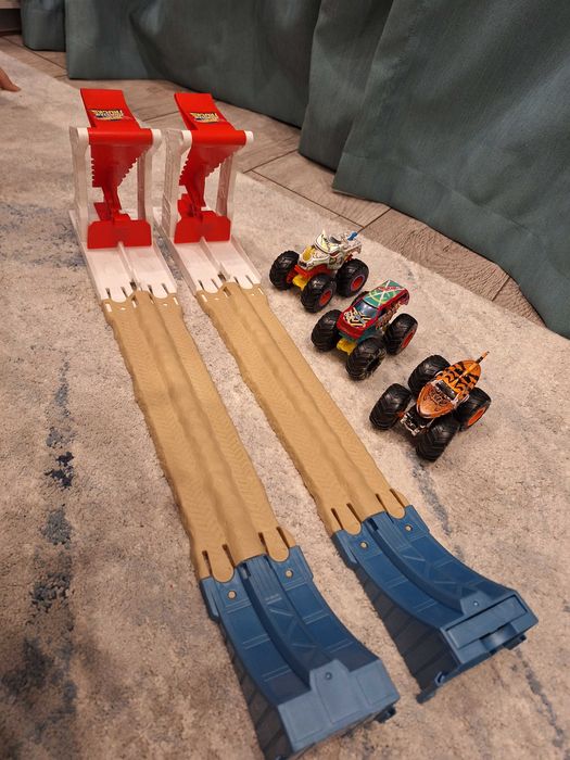 Наборы Hot Wheels