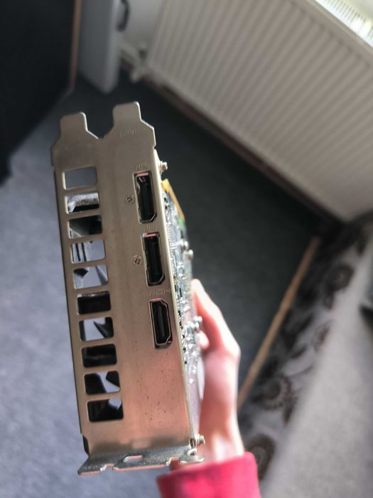 Placa video gtx 1650 4gb si procesor r5 2600 cu cooler stock amd