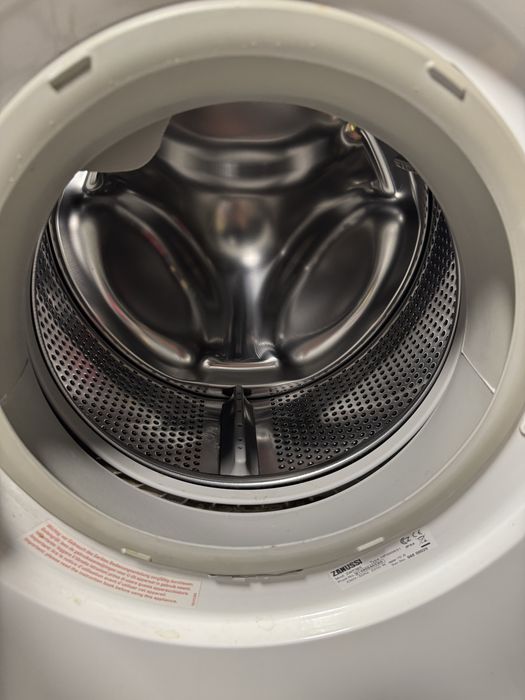 Пералня Zanussi ZWF385