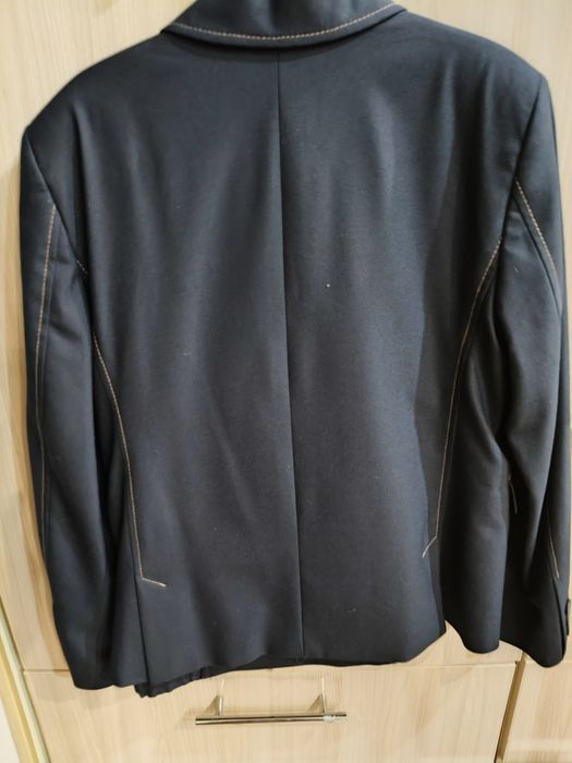 Продам школьный костюм