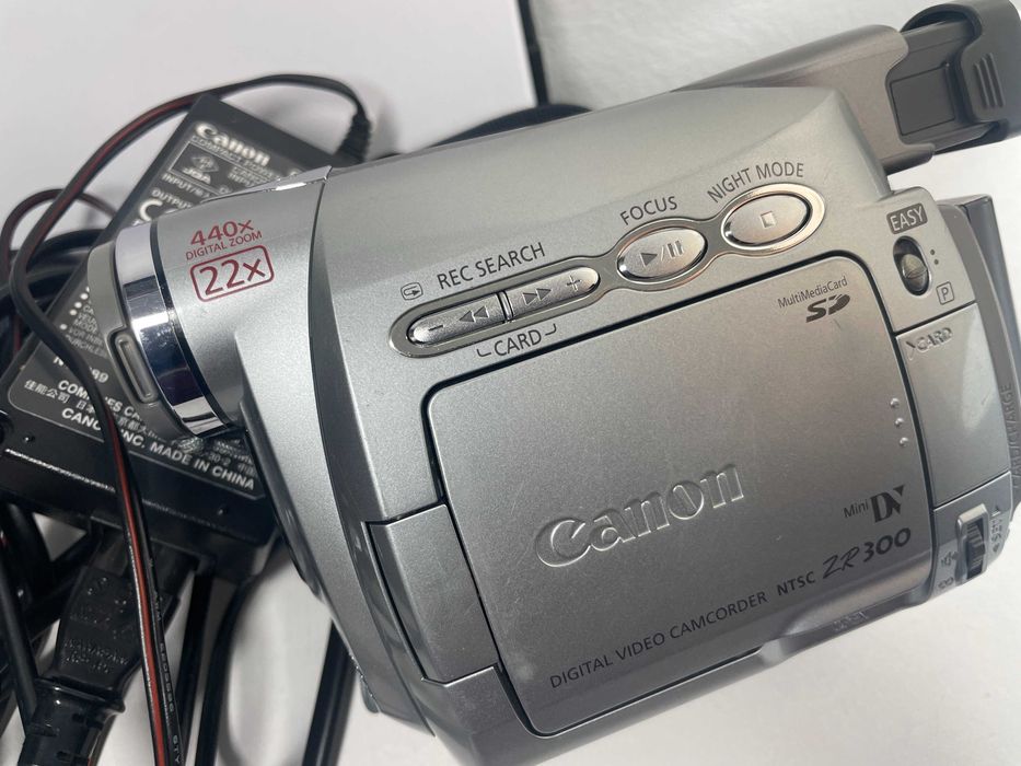 Camera Video Canon miniDV NTSC ZR300 440X 22X nuSony Philips camping