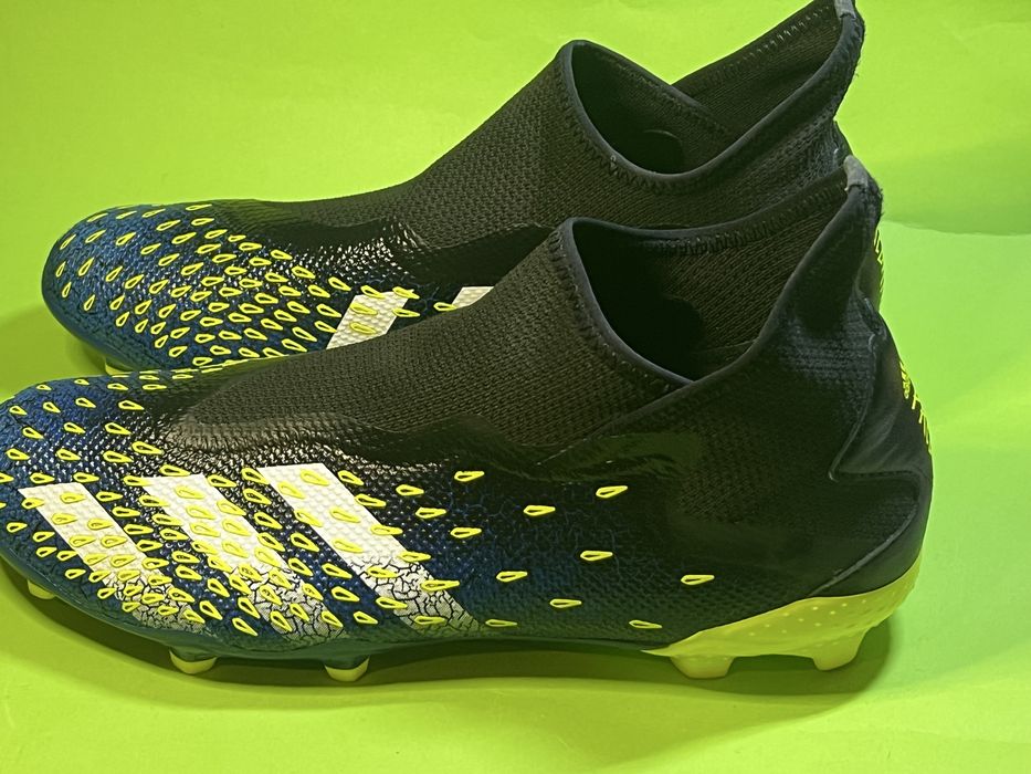 Футболни Бутонки Adidas Predator