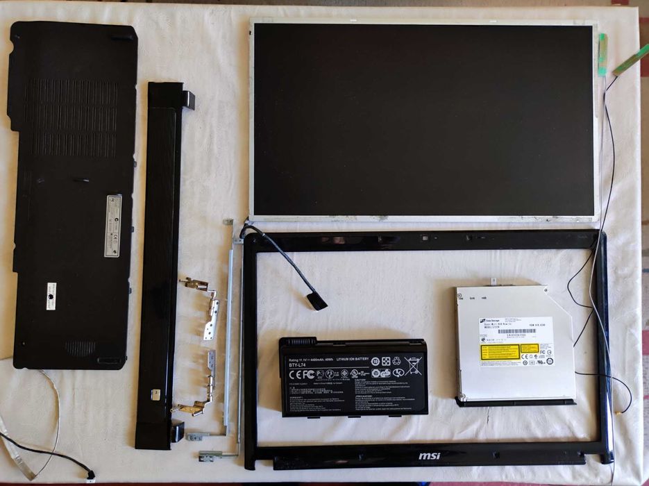 MSI CR720 за части