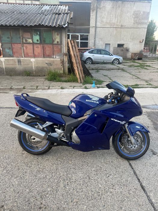 Vand/schimb Honda  BlackBird CBR1100XX impecabil 2004