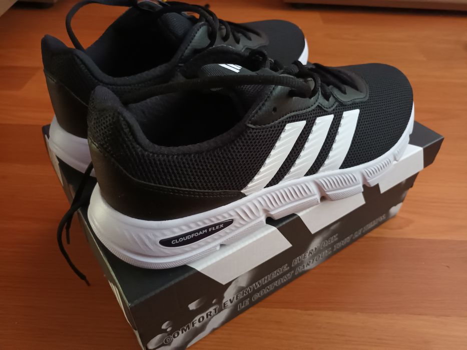 Pantofi adidas 43,5 originali