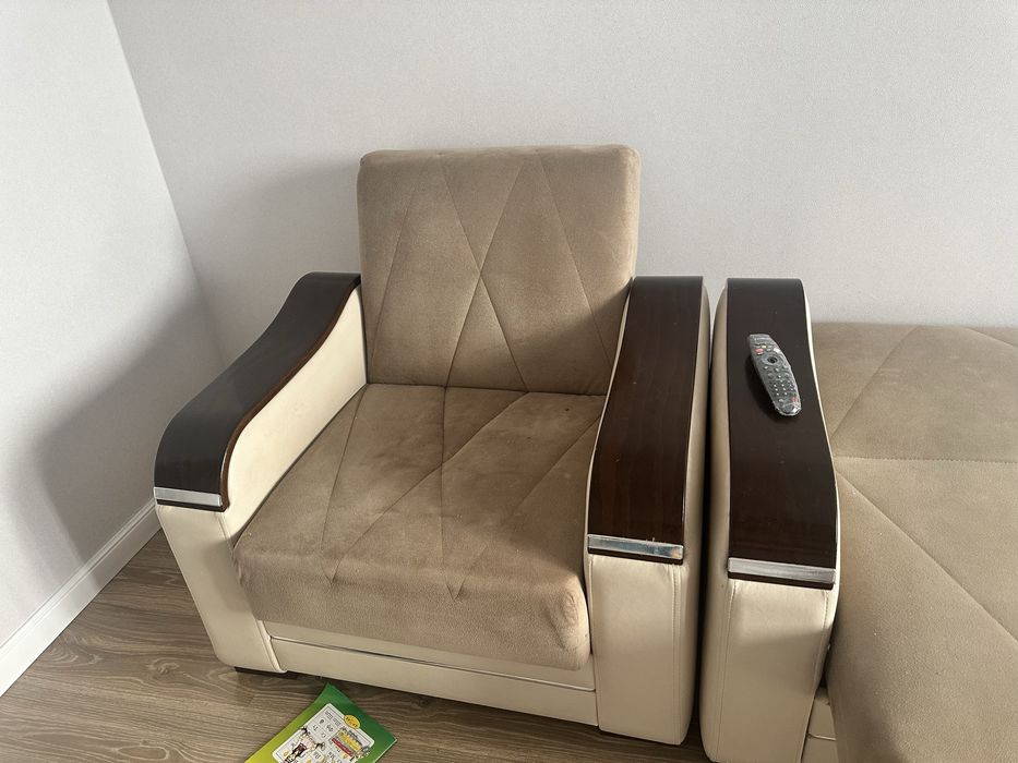 Продаётся диван с креслами