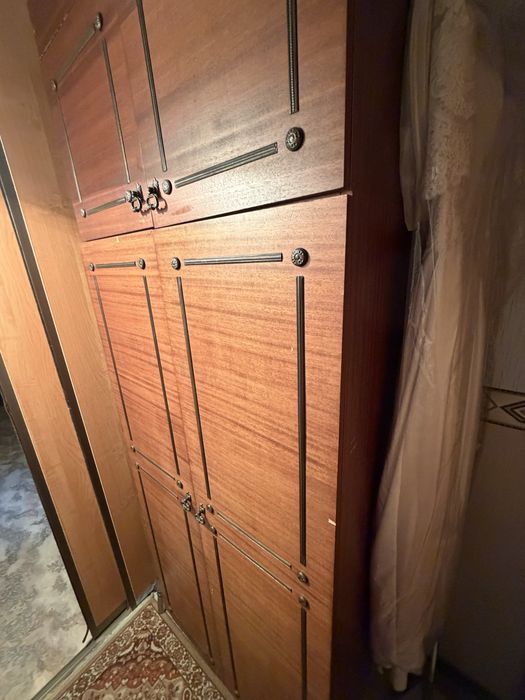 Продам шкаф платяной