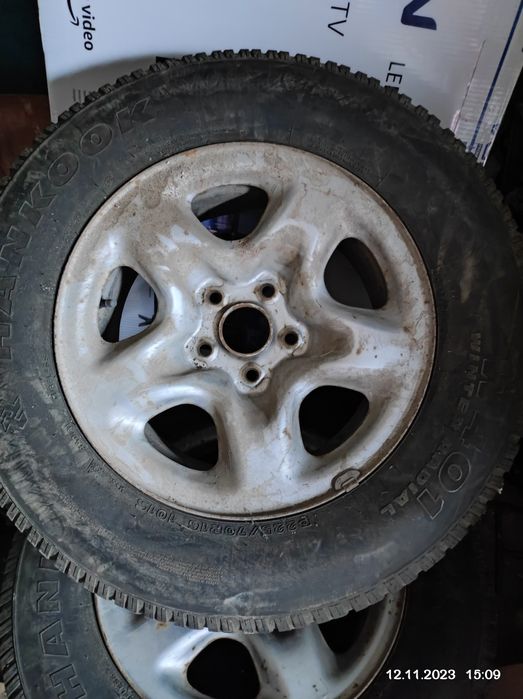 Продам зимнюю резину б/у