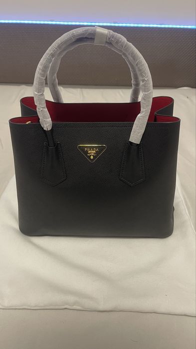Geantă Prada neagră