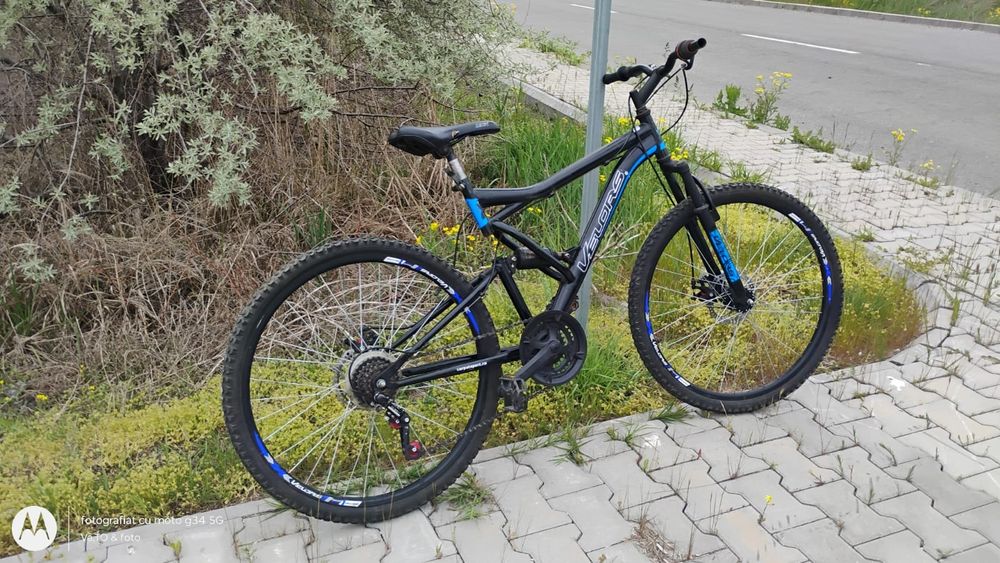Bicicletă de vânzare . Preț 250 lei .