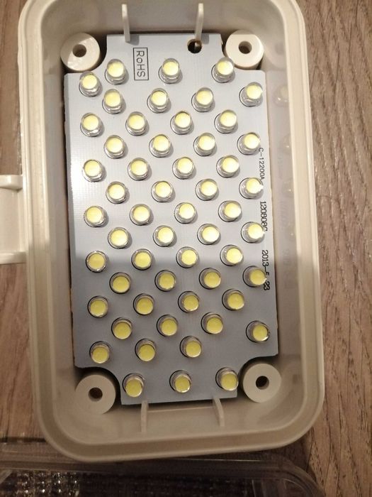 Лед лампи с батерия