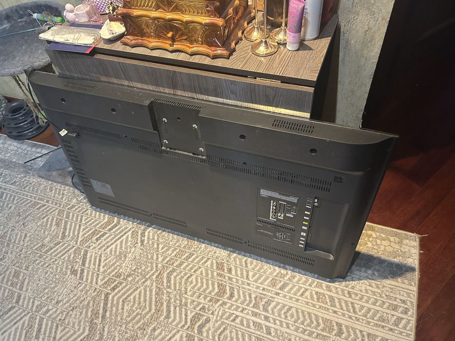 Телевизор на запчасти