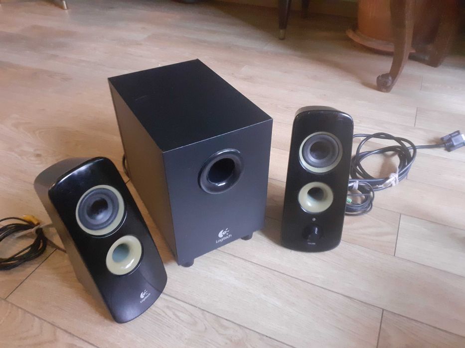 sistem boxe  2.1 Logitech