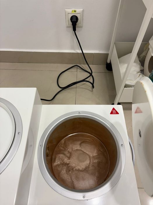 Decantor profesional ceară 8L – stare foarte buna, utilizat foarte puțin