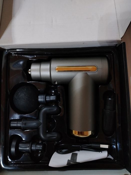 Масажник почти новий