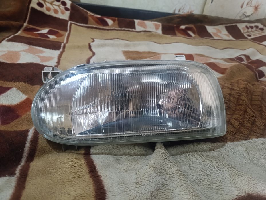 Фары  на Фольксваген гольф 3