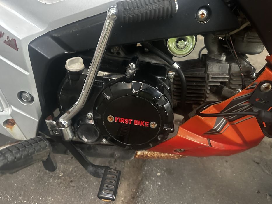Vand scuter first bike de 50cc cu 4 viteze