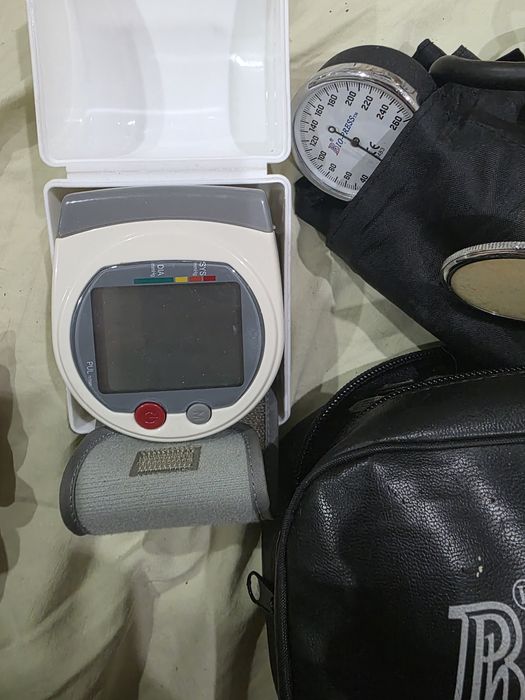 Тонометры. Продаю