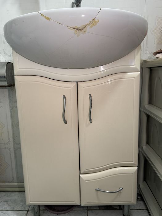 Раковина со шкафом