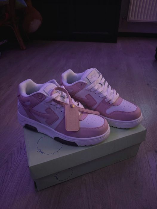 Off White out off office pink