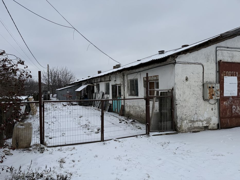 De Închiriat / Închiriez Atelier Tâmplărie PVC / Lemn / Hală 375 MP