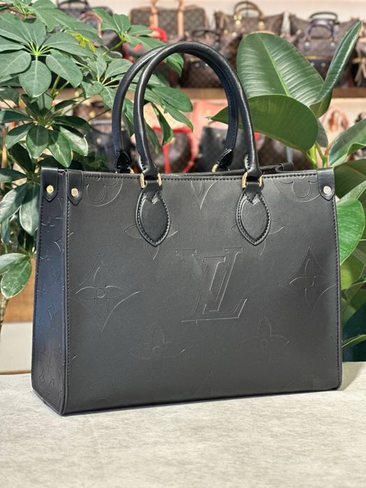 Geanta Louis Vuitton Noua !!! Dimensiuni 33/27 !!!