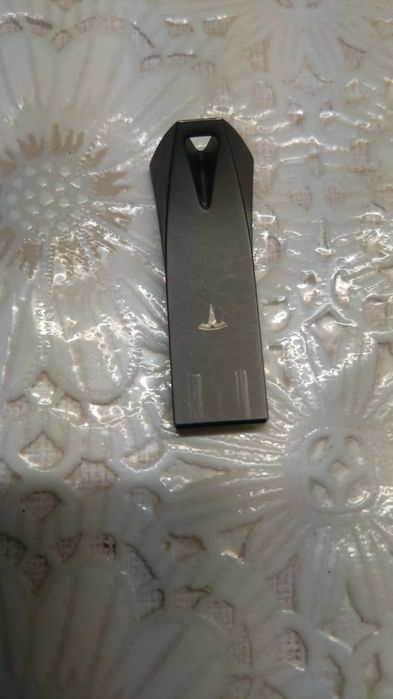 Stick original Tesla 128 GB