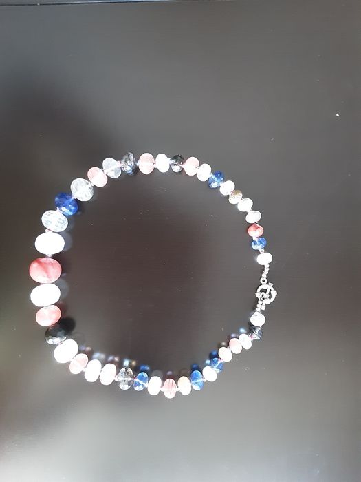 Margele din pietre semipretioase