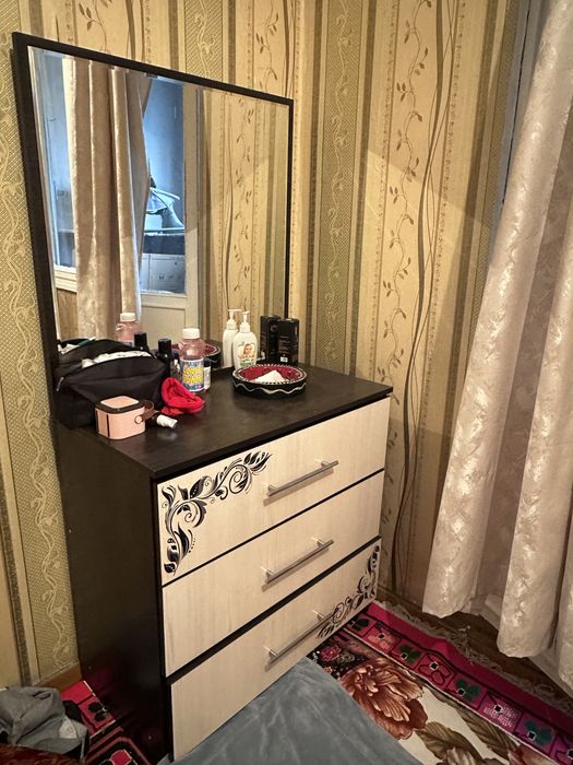 Шкаф комод и две тумбы