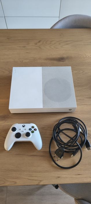 Xbox One S / 1 TB