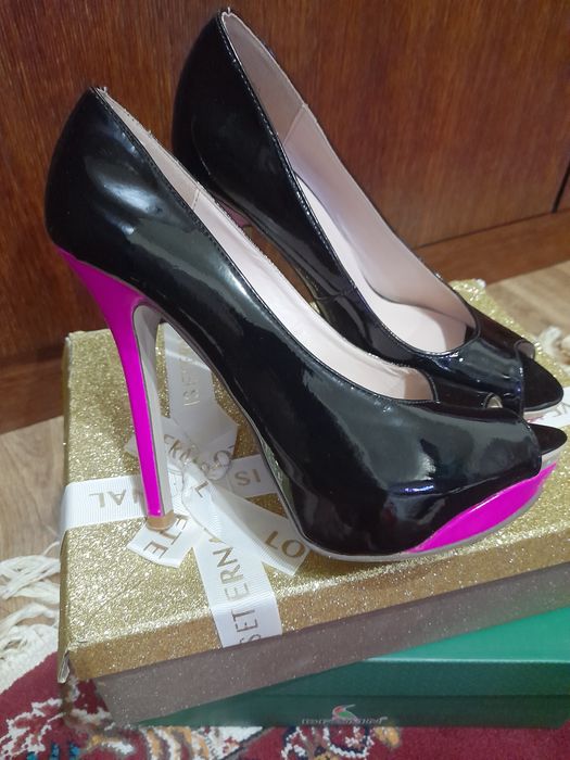 Женские обуви туфельки