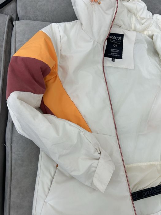 Продам женскую куртку