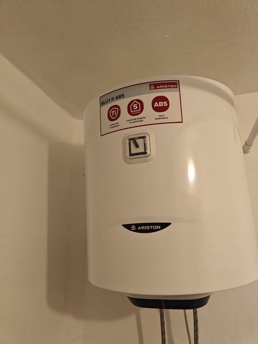 Водонагреватель Ariston