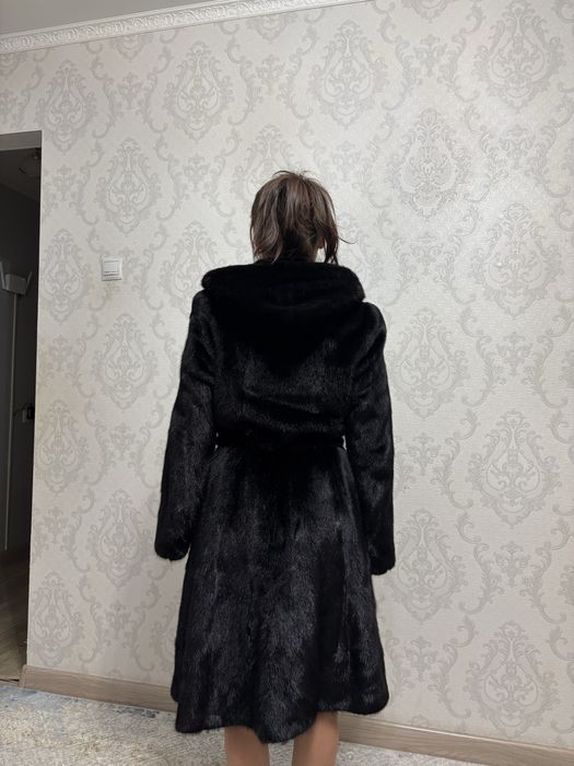 Продам норковую шубу