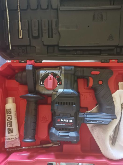 Ciocan rotopercutor Parkside Performance PKHAP 20-Li A1, 4700 RPM, 3J, mandrina SDS-Plus, acumulator 4 Ah ,incarcator