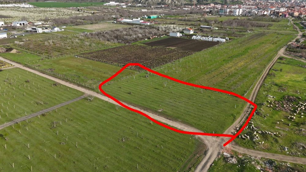 Продавам парцел 1800кв. в Айтос
