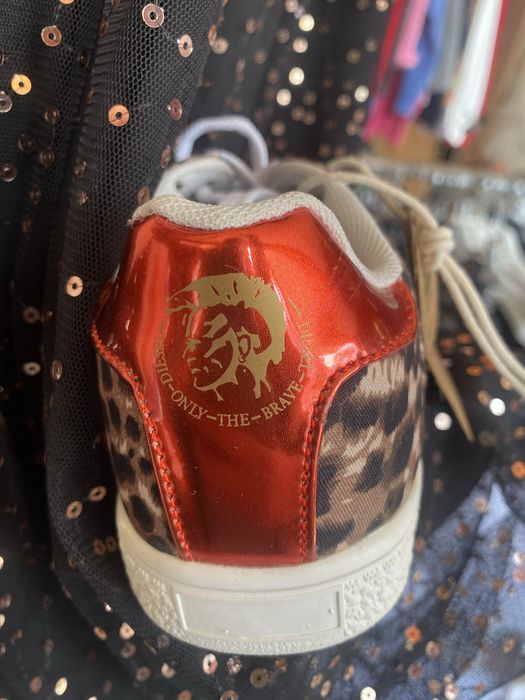 Кецове кеопард DIESEL